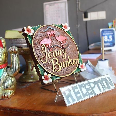 Jenny Bunker Homestay Kuta  Exterior photo