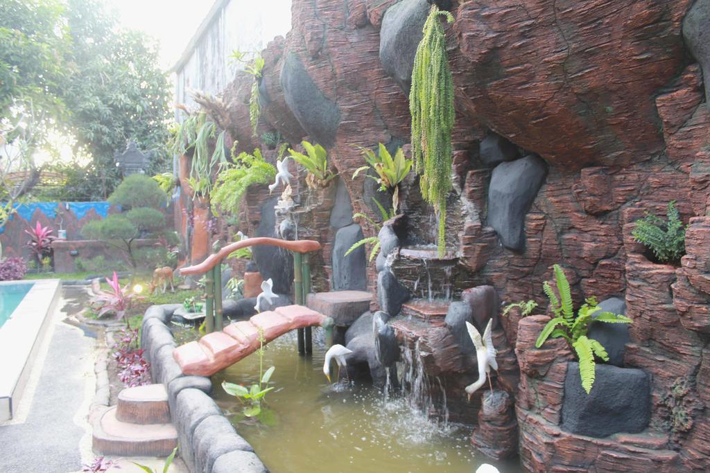 Jenny Bunker Homestay Kuta  Exterior photo