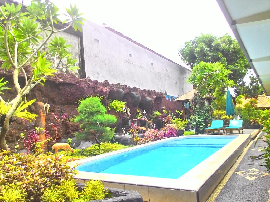 Jenny Bunker Homestay Kuta  Exterior photo