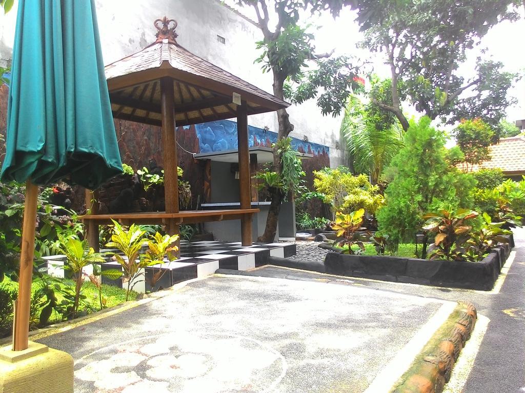 Jenny Bunker Homestay Kuta  Exterior photo