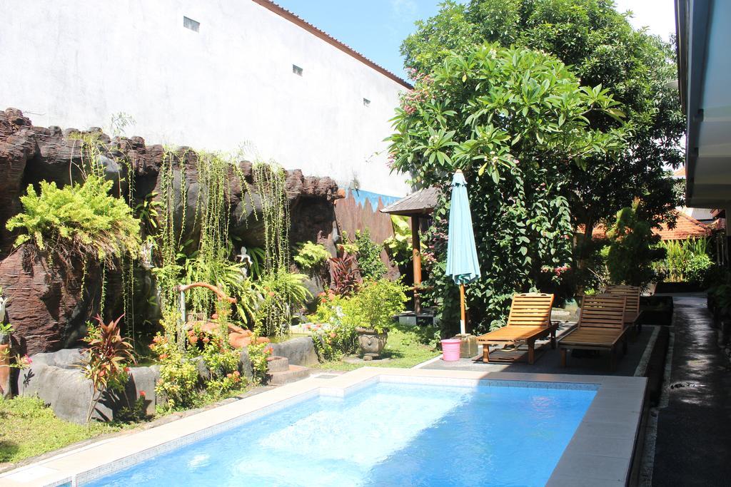 Jenny Bunker Homestay Kuta  Exterior photo