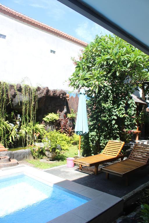 Jenny Bunker Homestay Kuta  Exterior photo